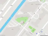 Ambulance met gepaste spoed naar de Loenermark in Amsterdam