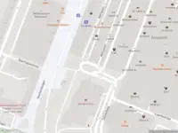 Ambulance met grote spoed naar de Metroplein in Rotterdam