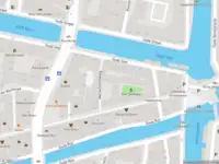 Ambulance met gepaste spoed naar de Maria Gijzenplein in Leiden