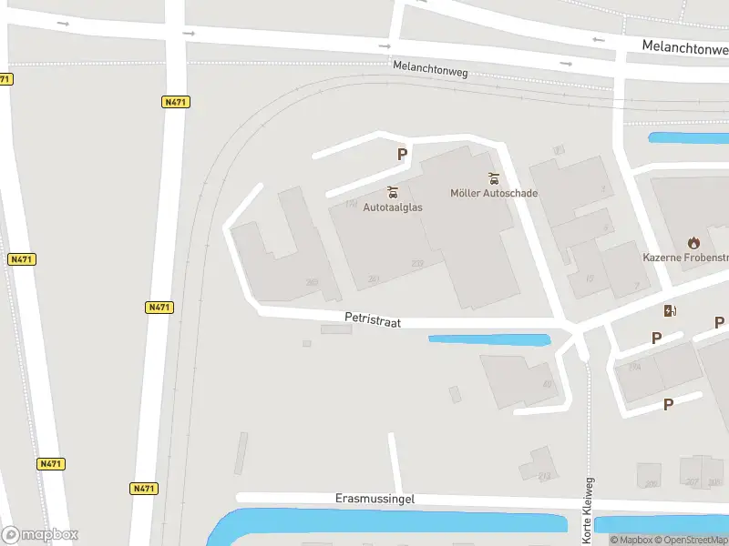 Ambulance met gepaste spoed naar de Petristraat in Rotterdam
