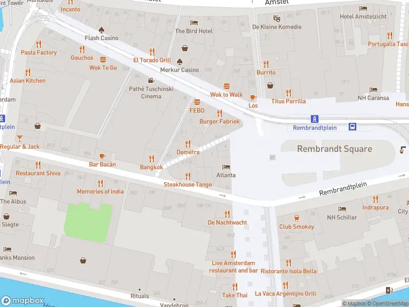 Ambulance met grote spoed naar de Korte Reguliersdwarsstraat in Amsterdam