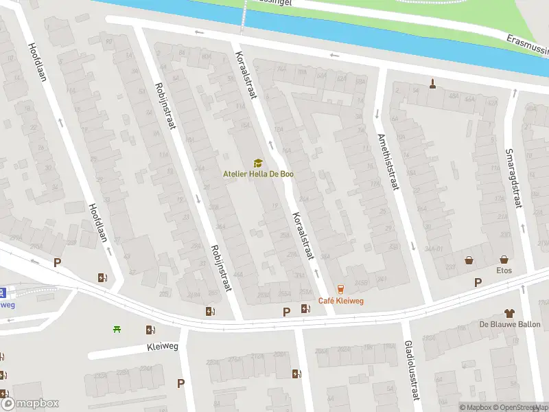 Ambulance met grote spoed naar de Koraalstraat in Rotterdam