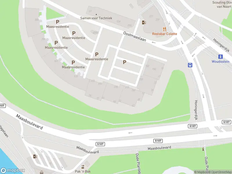 Ambulance met gepaste spoed naar de Oostmaaslaan in Rotterdam