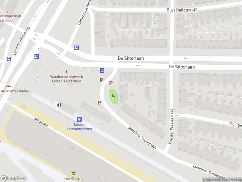 Ambulance met grote spoed naar de Kamerlingh Onnesplein in Leiden