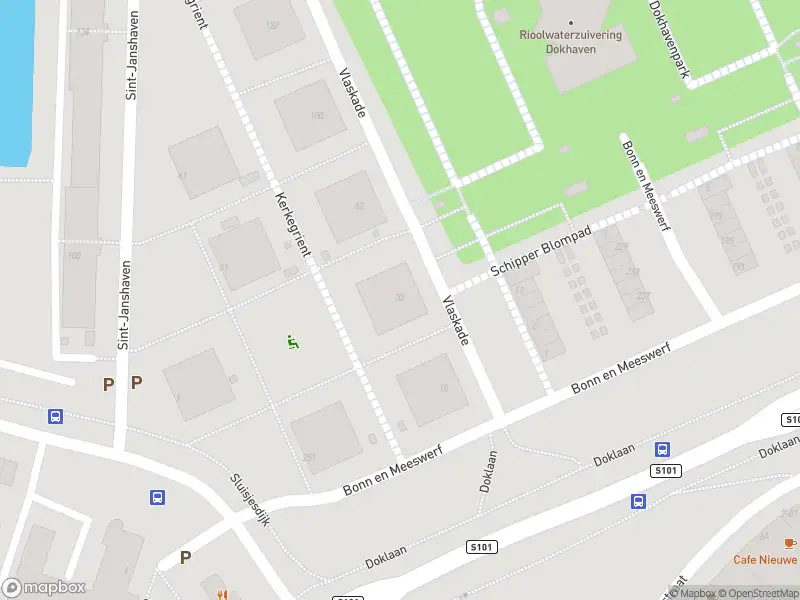 Ambulance met gepaste spoed naar de Vlaskade in Rotterdam