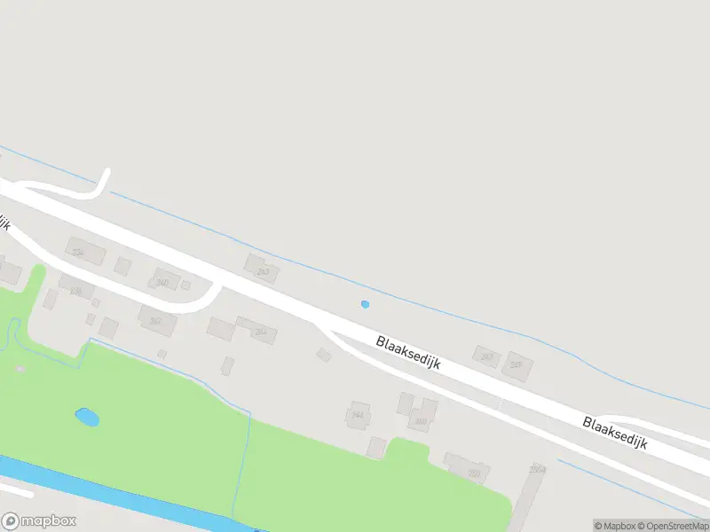 Ambulance met grote spoed naar de Blaaksedijk in Mijnsheerenland