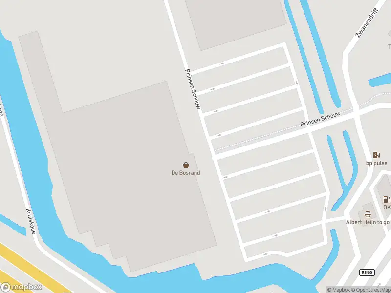 Ambulance met grote spoed naar de Prinsen Schouw in Hazerswoude-Rijndijk