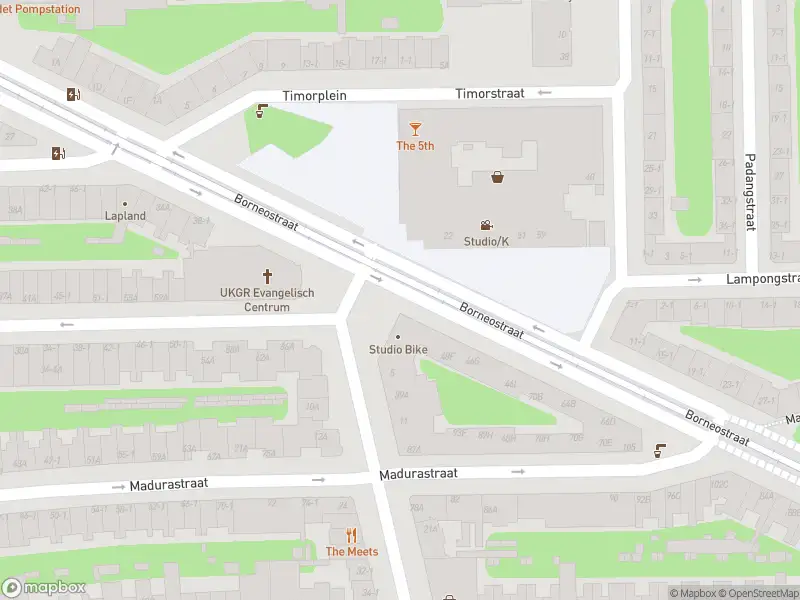 Ambulance met grote spoed naar de Borneostraat in Amsterdam