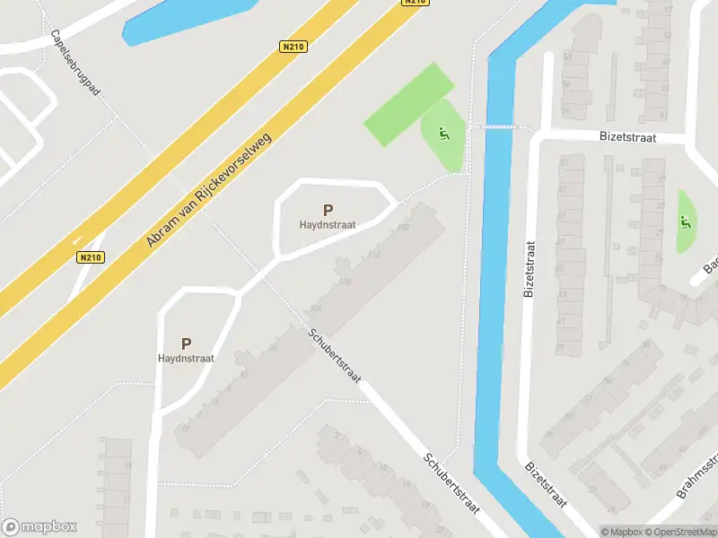 Ambulance met gepaste spoed naar de Haydnstraat in Capelle aan den IJssel
