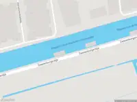 Ambulance met grote spoed naar de Ringvaart-Zwanenburgerdijk in Zwanenburg
