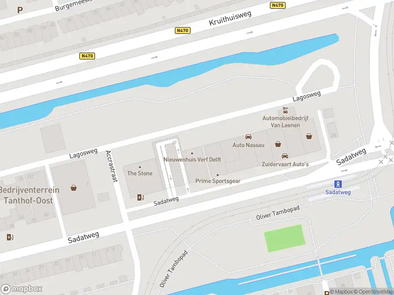 Ambulance met grote spoed naar de Lagosweg in Delft