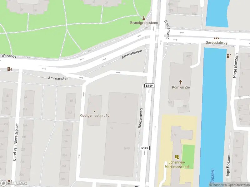 Brandweer met gepaste spoed naar de Ammanplein in Rotterdam vanwege een buitenbrand