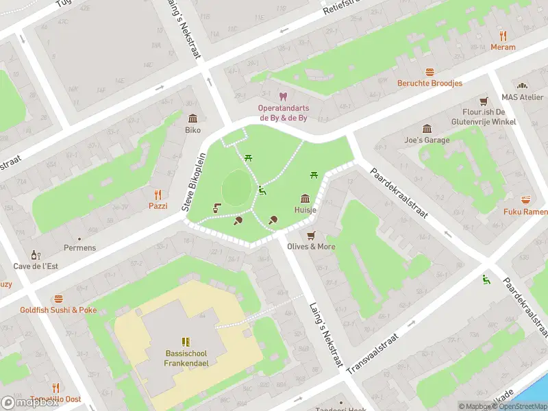 Ambulance met grote spoed naar de Pretoriusstraat in Amsterdam