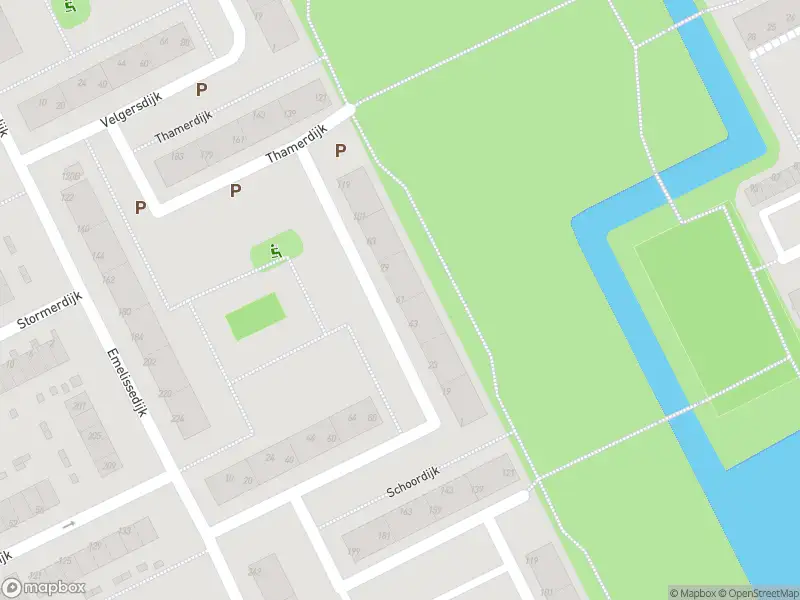 Ambulance met gepaste spoed naar de Thamerdijk in Rotterdam