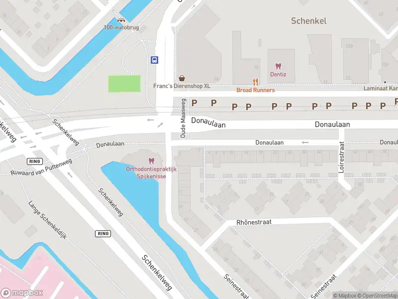Ambulance met grote spoed naar de Donaulaan in Spijkenisse
