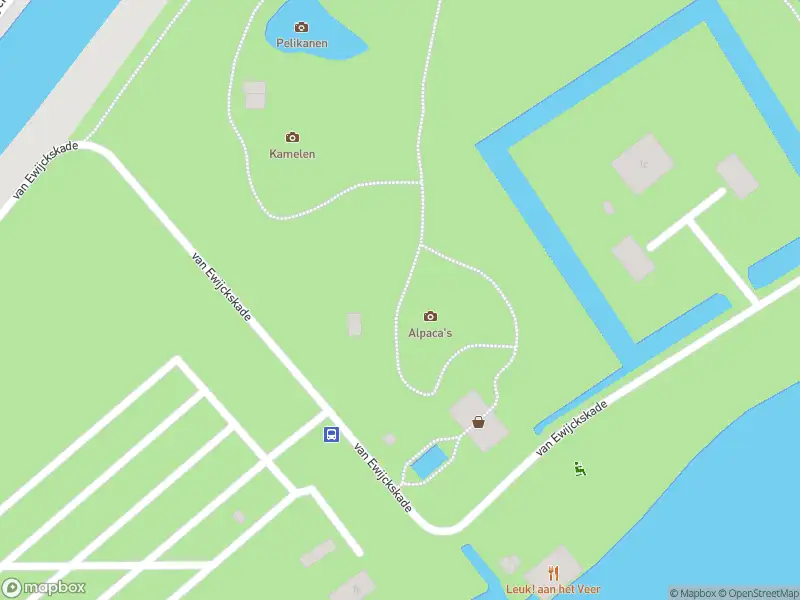 Ambulance met gepaste spoed naar de Van Ewijckskade in Anna Paulowna