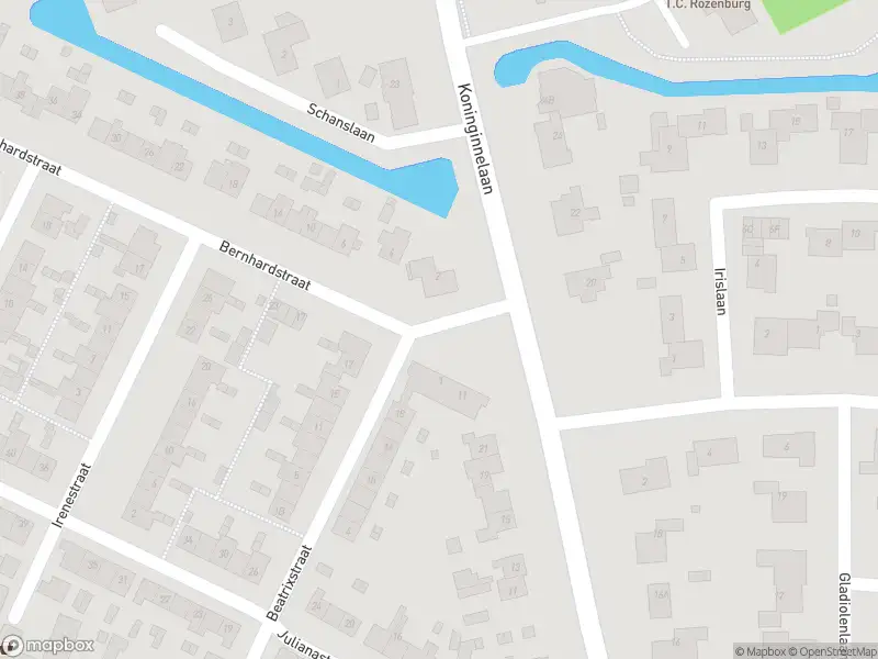 Ambulance met gepaste spoed naar de Bernhardstraat in Rozenburg