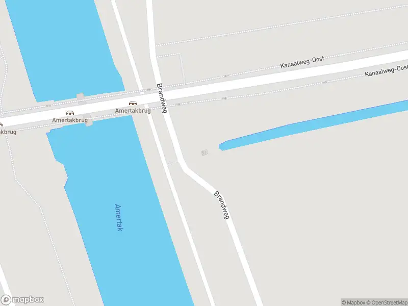 Brandweer met gepaste spoed naar de Brandweg in Geertruidenberg vanwege een buitenbrand