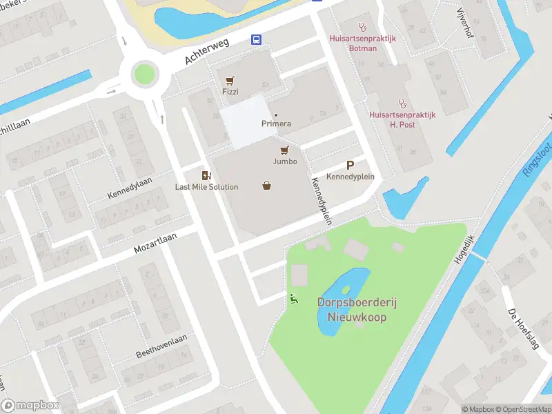 Ambulance met grote spoed naar de Kennedyplein in Nieuwkoop