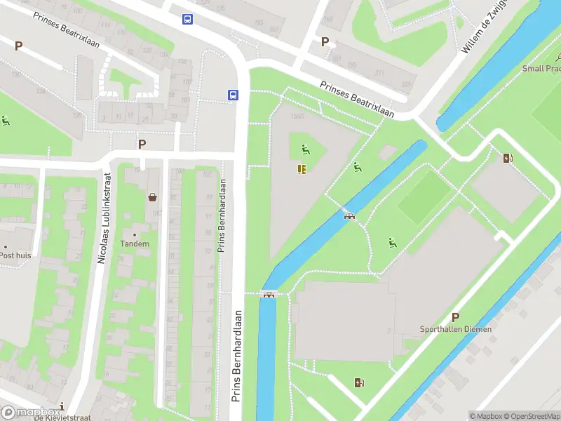 Ambulance met gepaste spoed naar de Burgemeester de Kievietstraat in Diemen