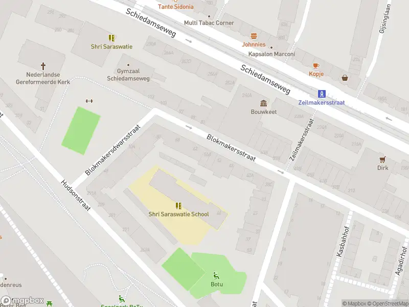 Ambulance met grote spoed naar de Blokmakersstraat in Rotterdam