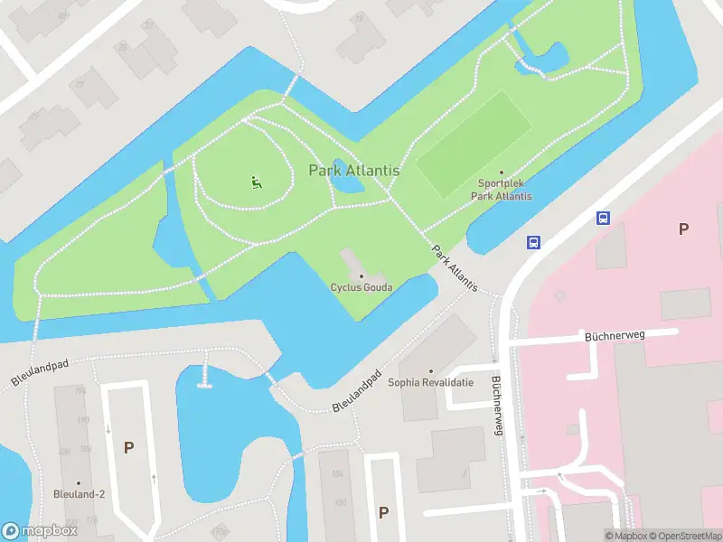Ambulance met grote spoed naar de Park Atlantis in Gouda