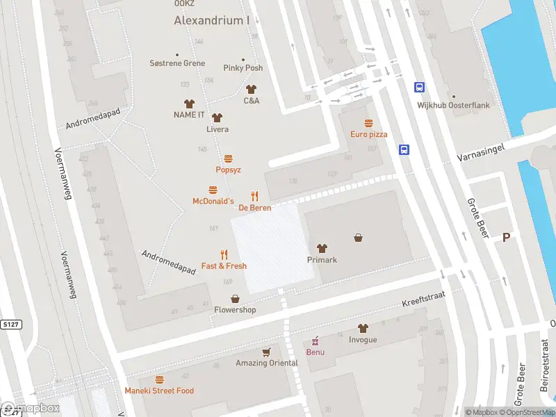 Ambulance met grote spoed naar de Poolsterplein in Rotterdam