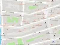 Ambulance met gepaste spoed naar de Carillonstraat in Amsterdam