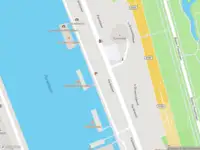 Ambulance met grote spoed naar de Parkhaven in Rotterdam