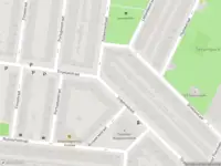 Ambulance met grote spoed naar de Engelsestraat in Rotterdam