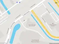 Ambulance met grote spoed naar de Hertog Aalbrechtweg in Alkmaar