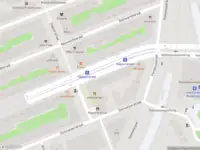 Ambulance met gepaste spoed naar de Dapperstraat in Amsterdam