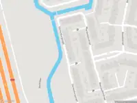 Ambulance met grote spoed naar de Sterkenburgsingel in Rotterdam