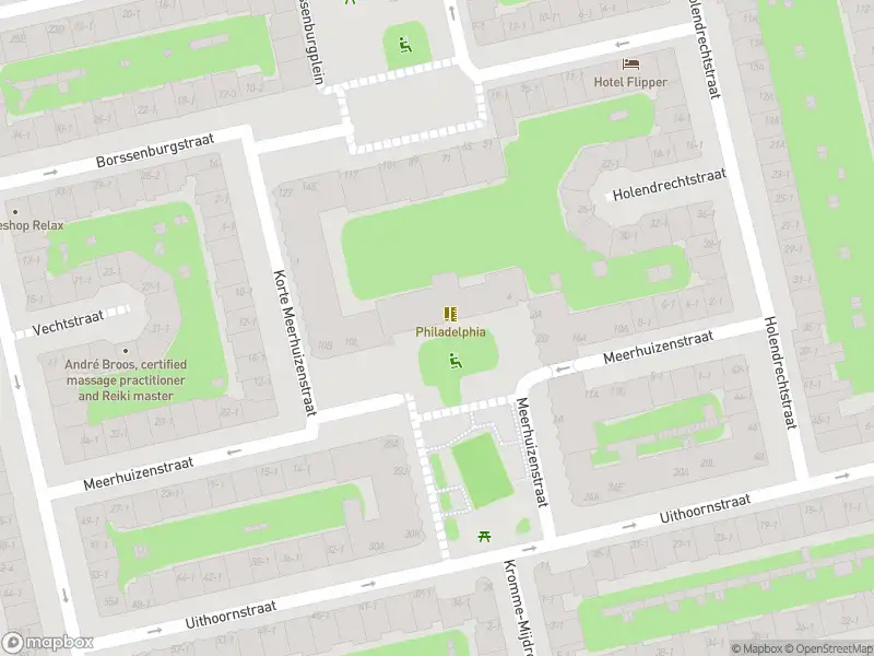 Ambulance met gepaste spoed naar de Borssenburgstraat in Amsterdam