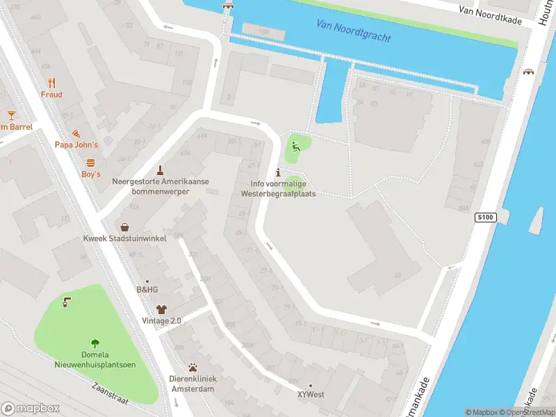 Ambulance met grote spoed naar de Westzaanstraat in Amsterdam