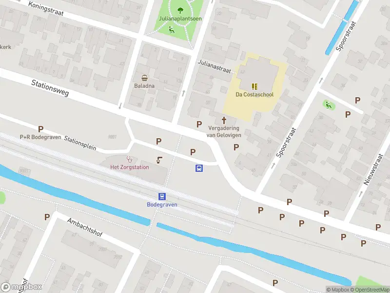 Ambulance met gepaste spoed naar de Stationsplein in Bodegraven