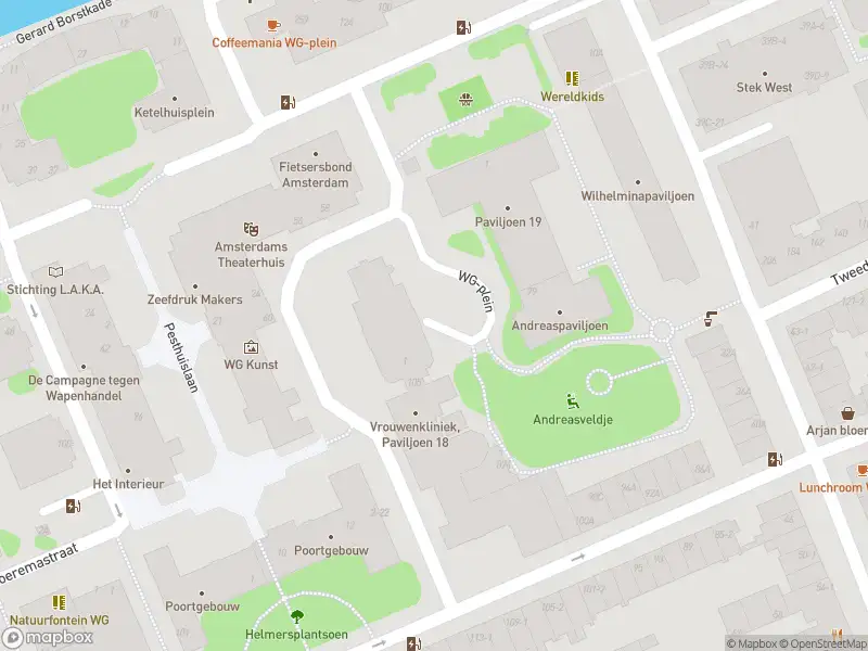 Ambulance met gepaste spoed naar de Tweede Helmersstraat in Amsterdam