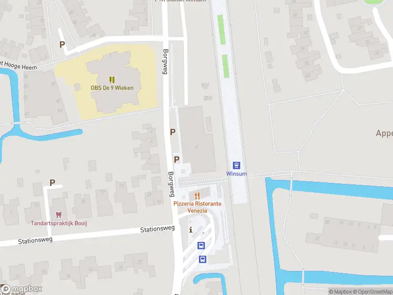 Brandweer met grote spoed naar de Ubbo J. Mansholt plein in Winsum vanwege een liftopsluiting