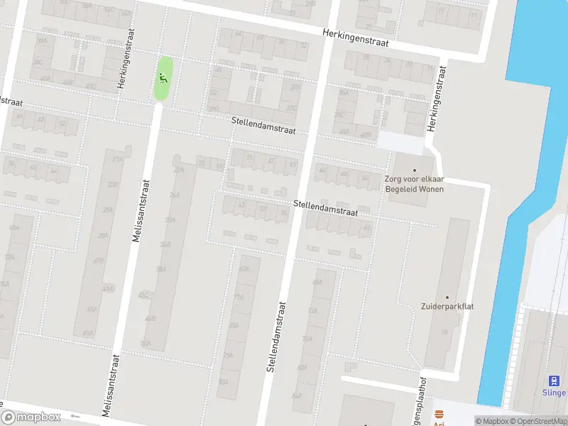 Ambulance met gepaste spoed naar de Stellendamstraat in Rotterdam