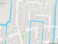 Ambulance met grote spoed naar de De Groene Klok in Venhuizen