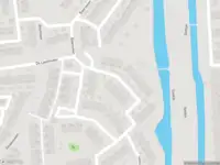 Ambulance met grote spoed naar de Snoekenveen in Spijkenisse