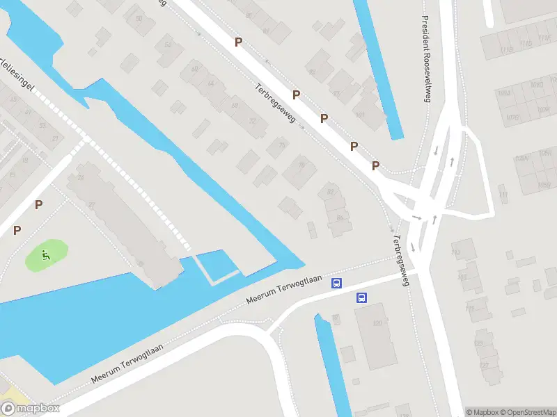 Ambulance met gepaste spoed naar de Terbregseweg in Rotterdam