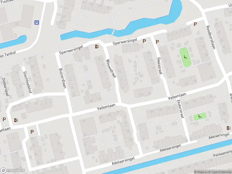 Politie met grote spoed naar de Wouwstraat in Delft vanwege voertuigen te water