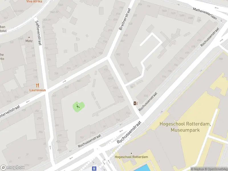 Ambulance met gepaste spoed naar de Breitnerstraat in Rotterdam