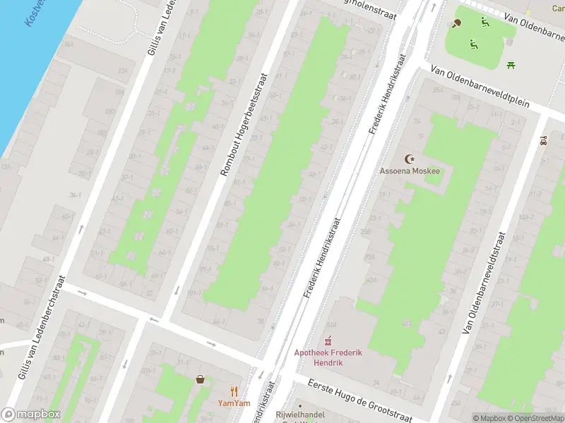 Ambulance met grote spoed naar de Van Reigersbergenstraat in Amsterdam