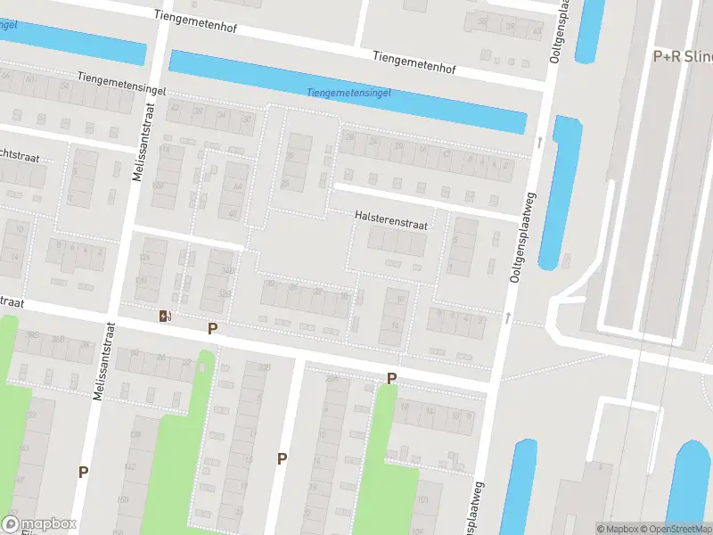 Ambulance met grote spoed naar de Halsterenstraat in Rotterdam