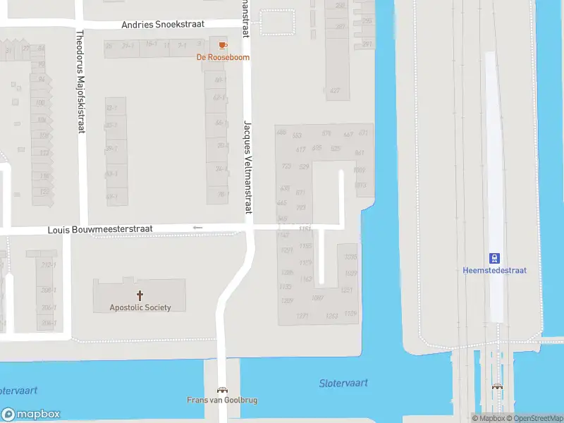 Ambulance met grote spoed naar de Jacques Veltmanstraat in Amsterdam