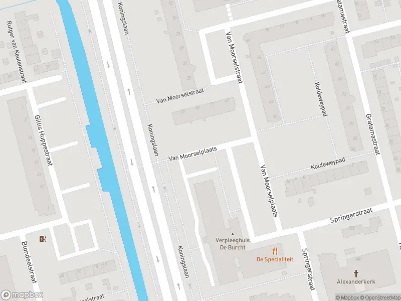 Brandweer met gepaste spoed naar de Hendrik van Bontsfortstraat in Rotterdam vanwege afhijsen patient