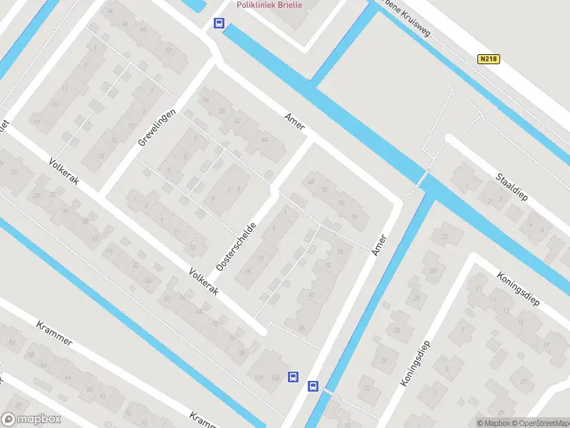 Ambulance met gepaste spoed naar de Oosterschelde in Brielle