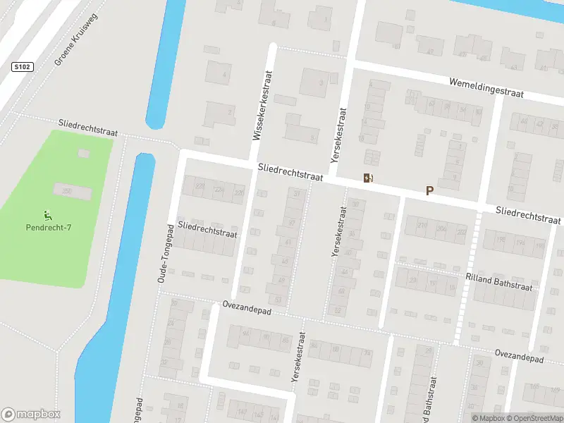 Ambulance met grote spoed naar de Sliedrechtstraat in Rotterdam